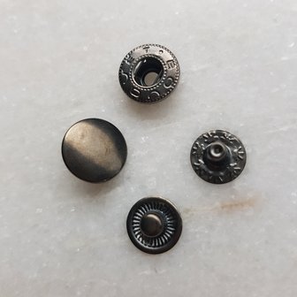 Drukknoop 12 mm zwart nikkel