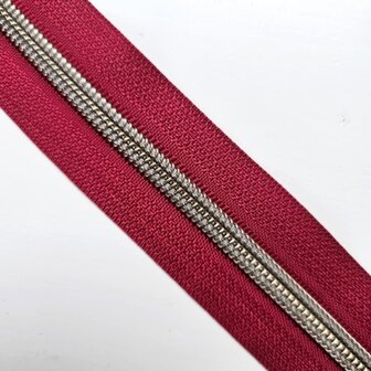 Rits bordeaux/hibiscus met antiek messing/bronzen tandjes