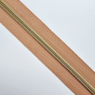 Rits sand met licht gouden tandjes