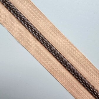 Rits peach met antiek messing/bronzen tandjes